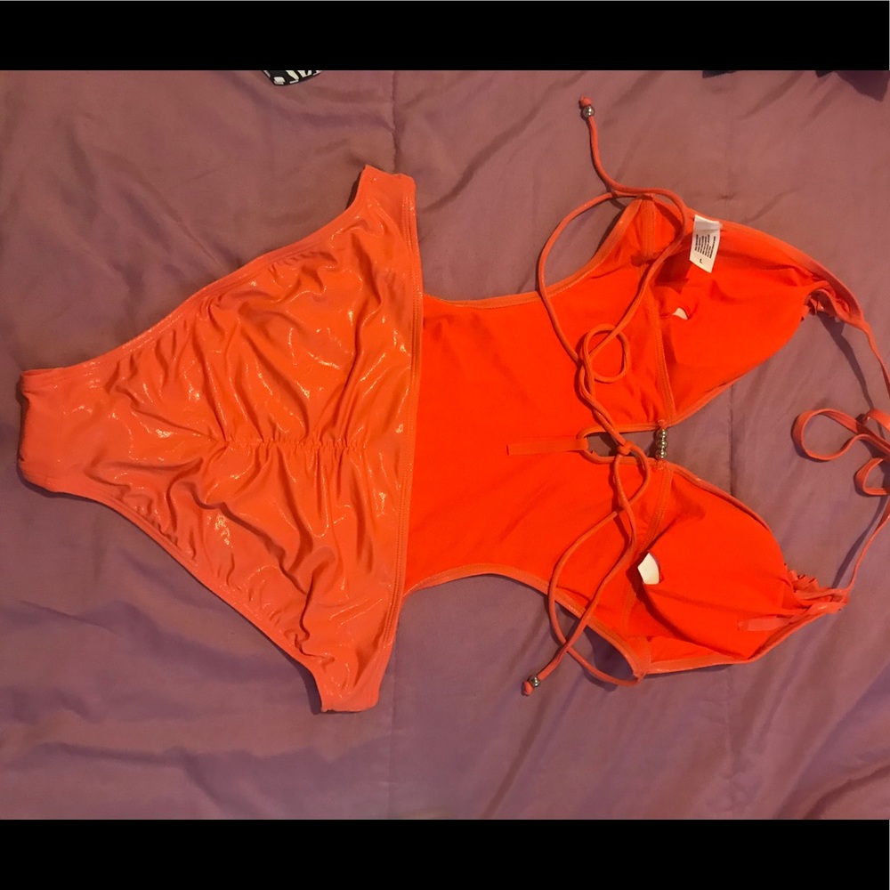 ❤️SOLD❤️One Piece - Picture 4 of 5
